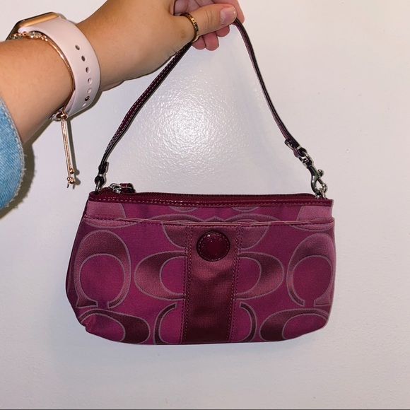 Small pink Coach purse - Picture 2 of 4